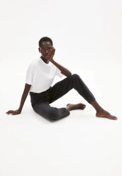 Armedangels W's Mairaa - Mom Fit High Waist - 100% Organic Cotton -Sportswear Shop ws mairaa x mom fit high waist 100 organic cotton pants armedangels 841968