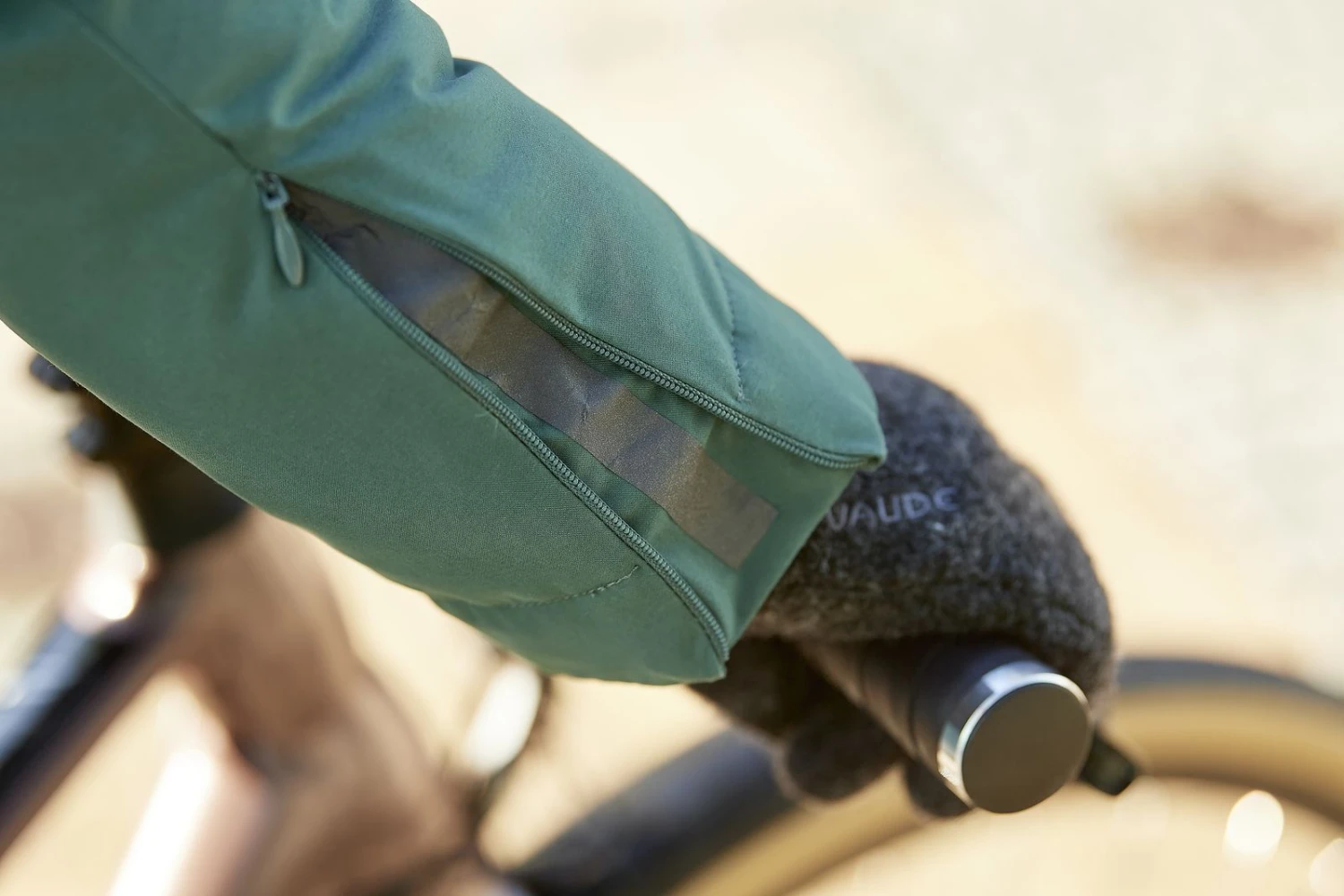 VAUDE W's Mineo Coat III - Recycled Polyester 10 VAUDE W's Mineo Coat III - Recycled Polyester - Image 8