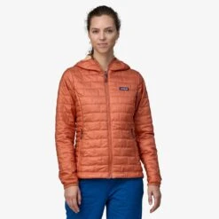 Patagonia W's Nano Puff® Hoody - Recycled Polyester -Sportswear Shop ws nano puffr hoody recycled polyester jacket patagonia sienna clay s 982676