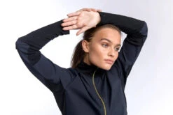 Devold W's Running Cover Zip Neck - Merino Wool 12 Devold W's Running Cover Zip Neck - Merino Wool -Sportswear Shop ws running cover zip neck merino wool shirt devold 853233