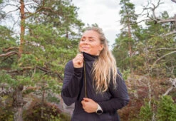 Devold W's Running Cover Zip Neck - Merino Wool 16 Devold W's Running Cover Zip Neck - Merino Wool -Sportswear Shop ws running cover zip neck merino wool shirt devold 985558