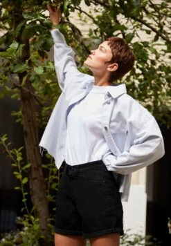 Armedangels W's Sviaa Shorts Regular Fit - Recycled Cotton 12 Armedangels W's Sviaa Shorts Regular Fit - Recycled Cotton -Sportswear Shop ws sviaa shorts regular fit recycled cotton pants armedangels 317156