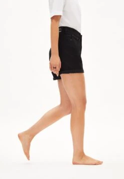 Armedangels W's Sviaa Shorts Regular Fit - Recycled Cotton 14 Armedangels W's Sviaa Shorts Regular Fit - Recycled Cotton -Sportswear Shop ws sviaa shorts regular fit recycled cotton pants armedangels 732872