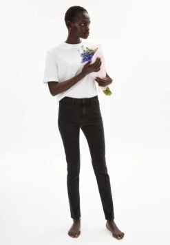 Armedangels W's Tillaa - Skinny Fit Mid Waist - Organic Cotton -Sportswear Shop ws tillaa x skinny fit mid waist organic cotton pants armedangels 710033