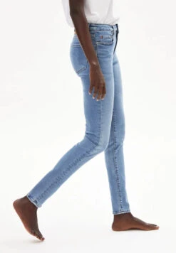 Armedangels W's Tillaa - Stretch Mid Waist Skinny Jeans - Organic Cotton -Sportswear Shop ws tillaa x stretch mid waist skinny jeans organic cotton denim pants armedangels 891928