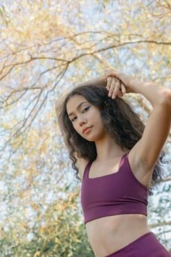 W's Tommy Bra Square Neck - Made From Recycled Plastic Bottles -Sportswear Shop ws tommy bra square neck made from recycled plastic bottles bra girlfriend collective plum xs 751893