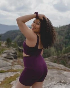 W's Tommy Bra Square Neck - Made From Recycled Plastic Bottles -Sportswear Shop ws tommy bra square neck made from recycled plastic bottles underwear girlfriend collective 470534