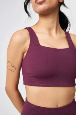 W's Tommy Bra Square Neck - Made From Recycled Plastic Bottles -Sportswear Shop ws tommy bra square neck made from recycled plastic bottles underwear girlfriend collective plum xs 718150